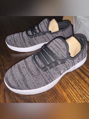 Women’s Lightweight Knit Strikeforce bowling Slip-On Sneakers - Black/Gray